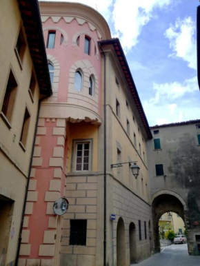 Mansarda con solarium panoramico su centro storico di Sarteano vicino alle famose terme della Val d'Orcia Sarteano